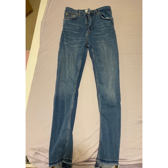 Zara high wasted jeans. - Picture 1 of 3